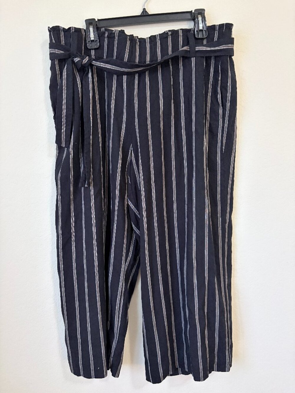 J Jill Pants Womens XL Black Striped Linen Stretch Paperbag Waist Belted Crop